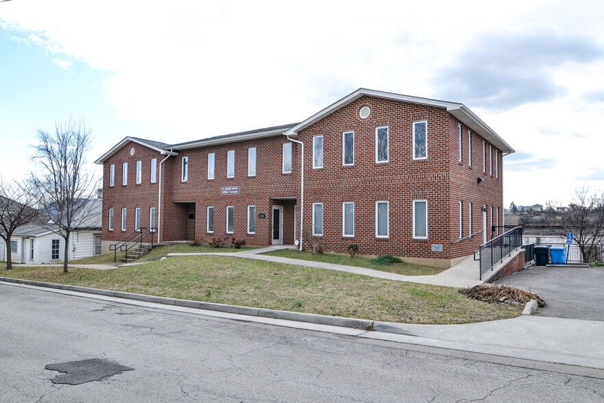 More Photos Of 1818 Centre Ave NW, Roanoke Service For Sale