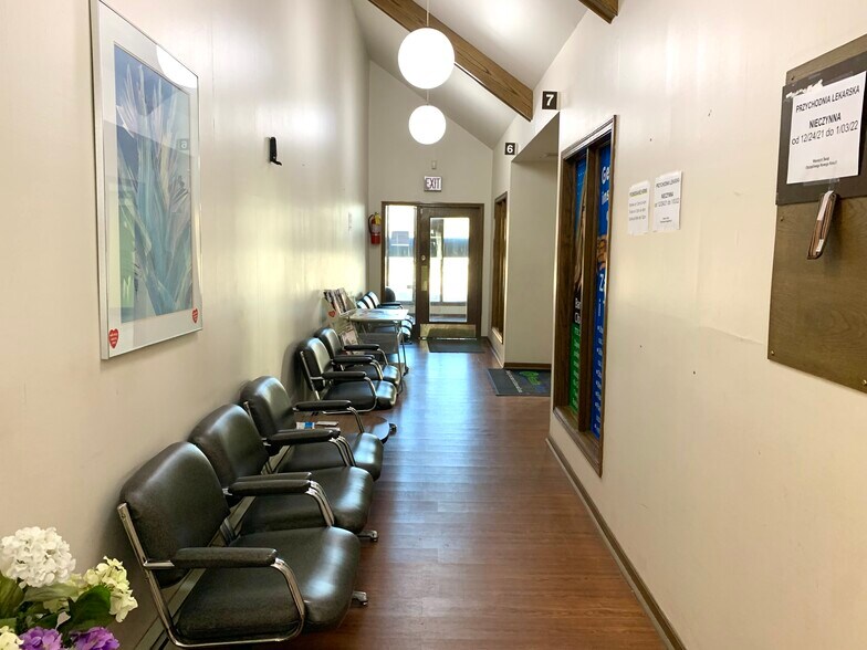 More Photos Of 7107 W Belmont Ave, Chicago Medical For Lease