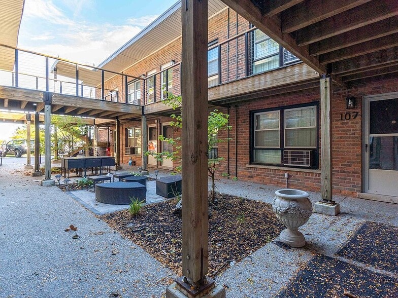 More Photos Of 3382 Harvard Rd, Royal Oak Apartments For Sale