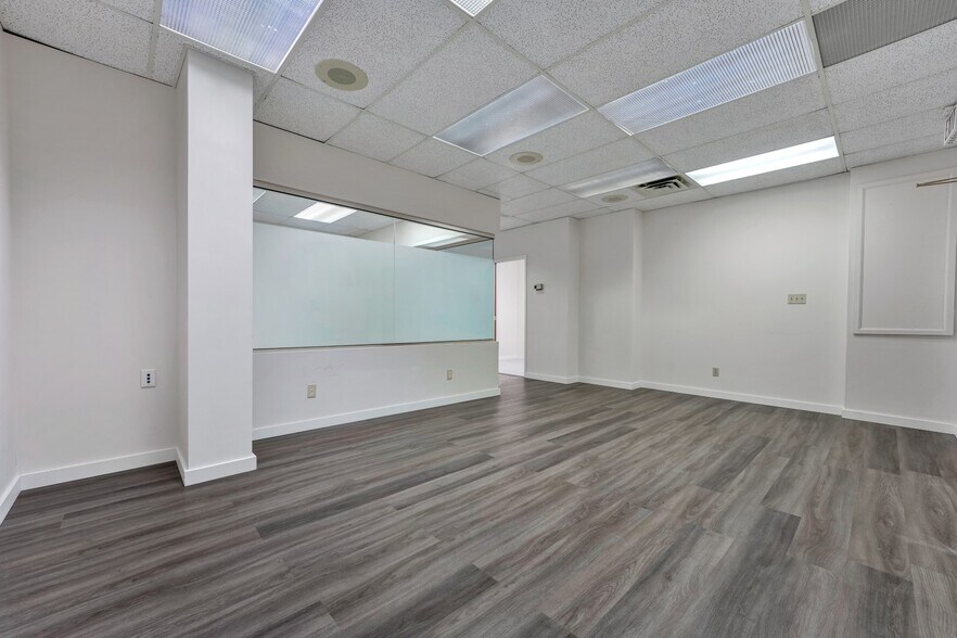 More Photos Of 11861 88 Av, Delta Office For Lease