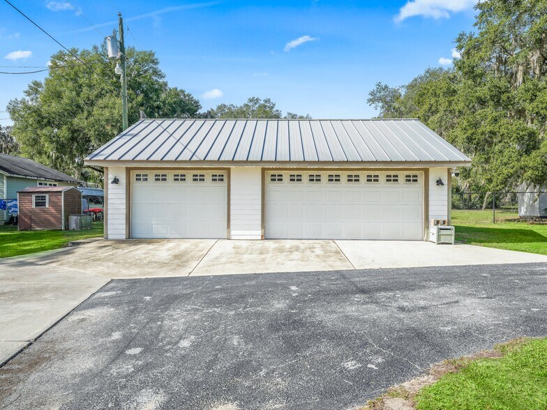 More Photos Of 12730 E Highway 25, Ocklawaha Specialty For Sale