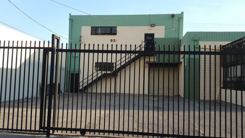 Primary Photo Of 931 E 14th St, Los Angeles Flex For Lease