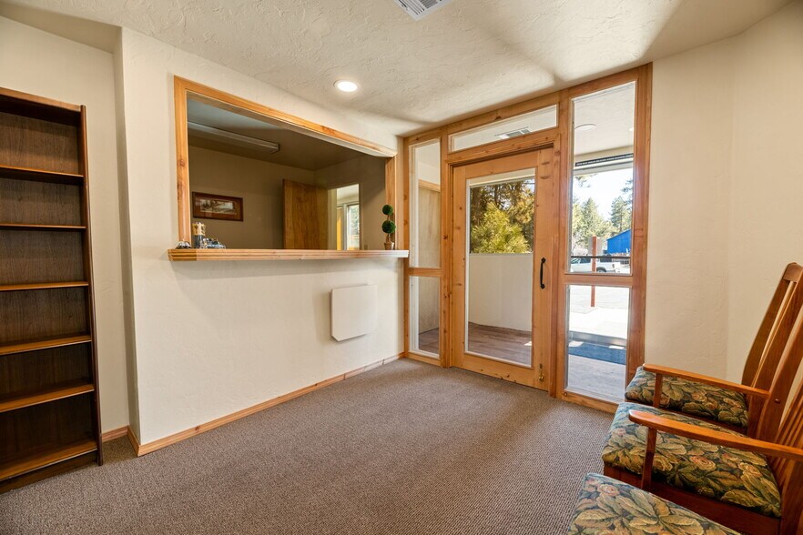 More Photos Of 41656 Big Bear Blvd, Big Bear Lake Freestanding For Sale