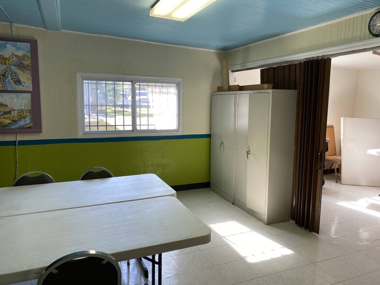 More Photos Of 856 Margaret St, Jacksonville Religious Facility For Sale