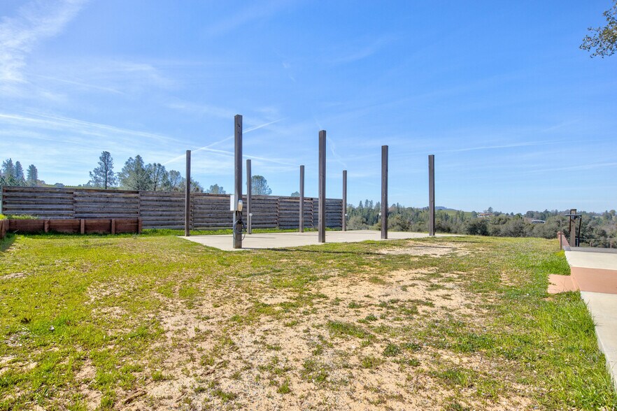 More Photos Of 7449 Fairplay Rd, Somerset Specialty For Sale