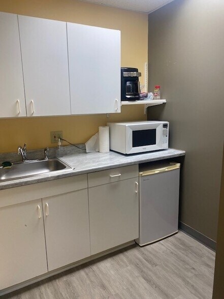 More Photos Of 3224 6th Ave NE, Rochester Office For Lease