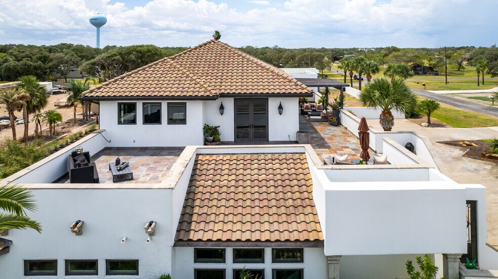 More Photos Of 1703 Highway 35 S, Rockport Office Residential For Lease