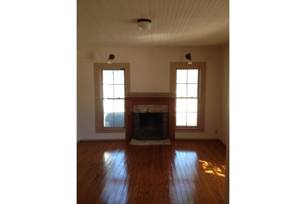 More Photos Of 2201 US Hwy 290 West Building, Dripping Springs Storefront Retail Office For Lease