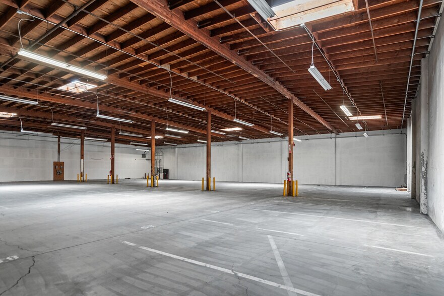 More Photos Of 880 Stanton Rd, Burlingame Warehouse For Lease