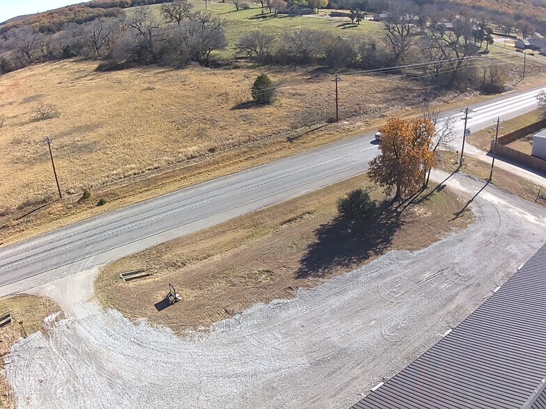 More Photos Of 615 FM 371, Gainesville Showroom For Lease