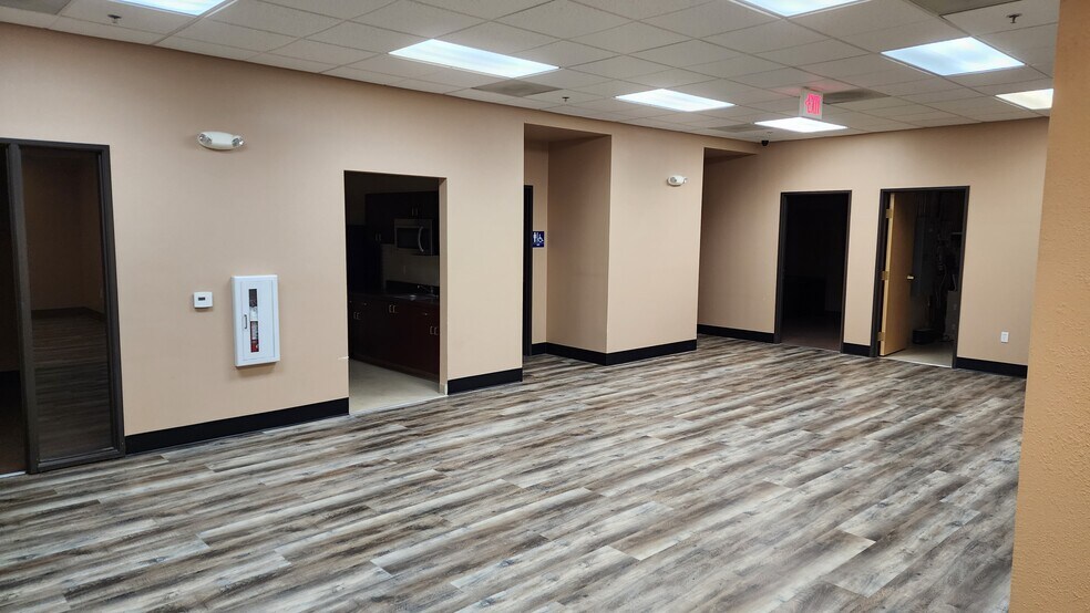 More Photos Of 5765 S Rainbow Blvd, Las Vegas Office For Lease