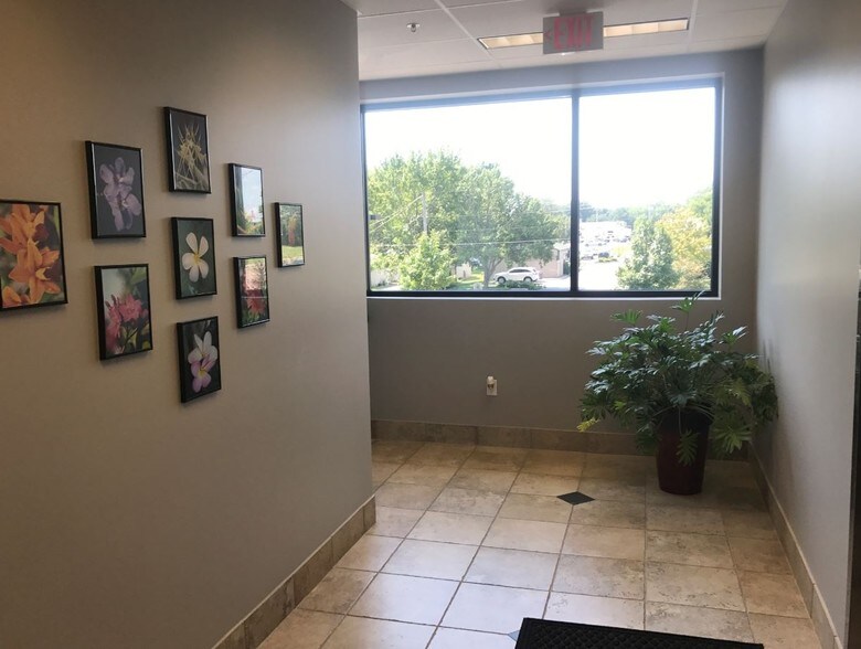 More Photos Of 6885 W 151st St, Overland Park Medical For Lease