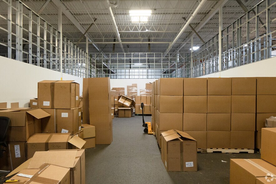 More Photos Of 202-206 Pegasus Ave, Northvale Warehouse For Lease