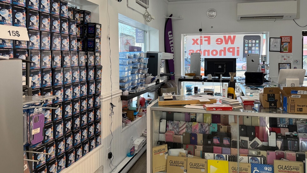 More Photos Of 569 Main St, Hyannis Storefront Retail Office For Sale