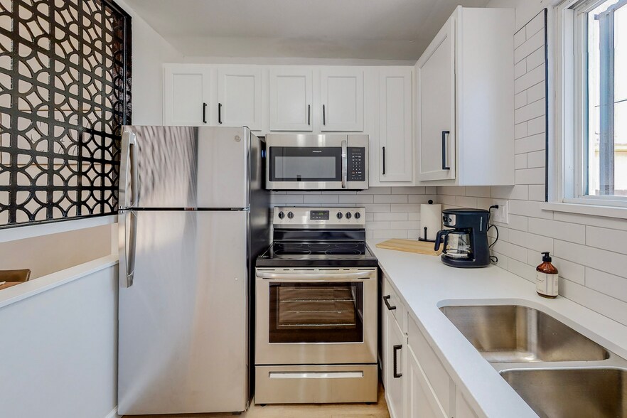 More Photos Of 1309 Virginia St NE, Albuquerque Apartments For Sale