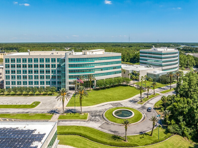 More Photos Of 8125 Highwoods Palm Way, Tampa Office For Sale