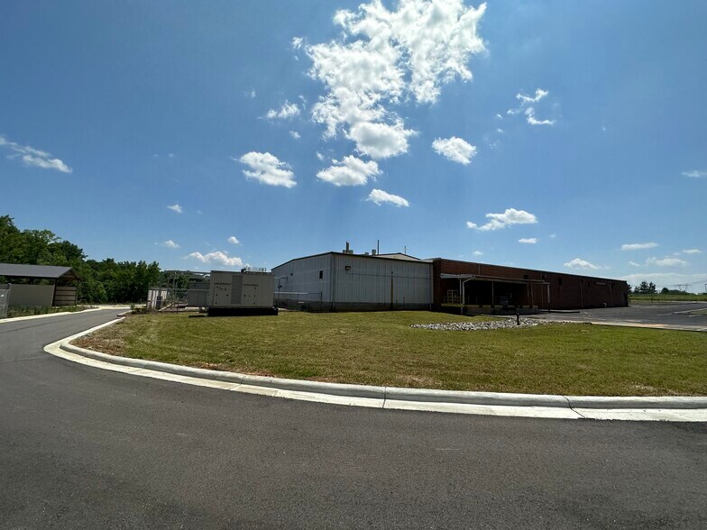 More Photos Of 119 Metrolina Dr, Shelby Manufacturing For Sale