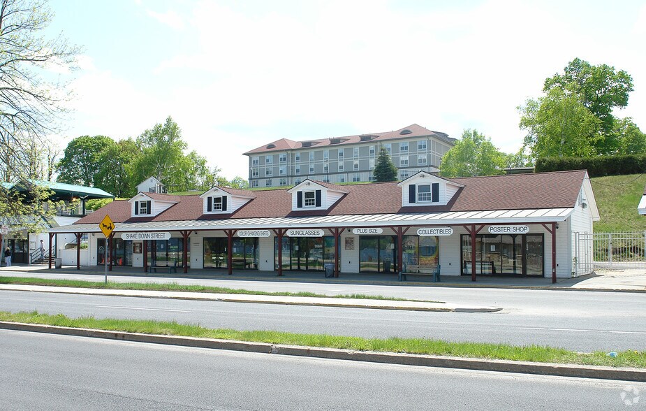 More Photos Of 12 Beach Rd, Lake George Unknown For Lease