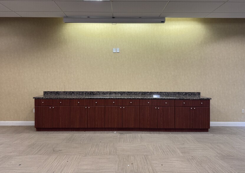 More Photos Of 15255 NW 82nd Ave, Miami Lakes General Retail For Lease