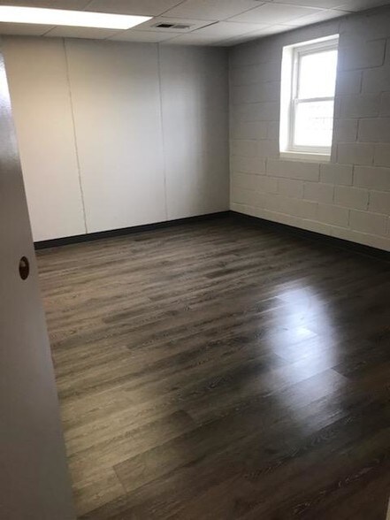 More Photos Of 4439 W Kinzie St, Chicago Warehouse For Lease