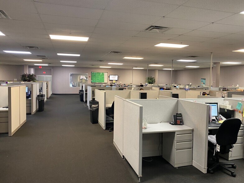 More Photos Of 1374 S Babcock St, Melbourne Office For Lease