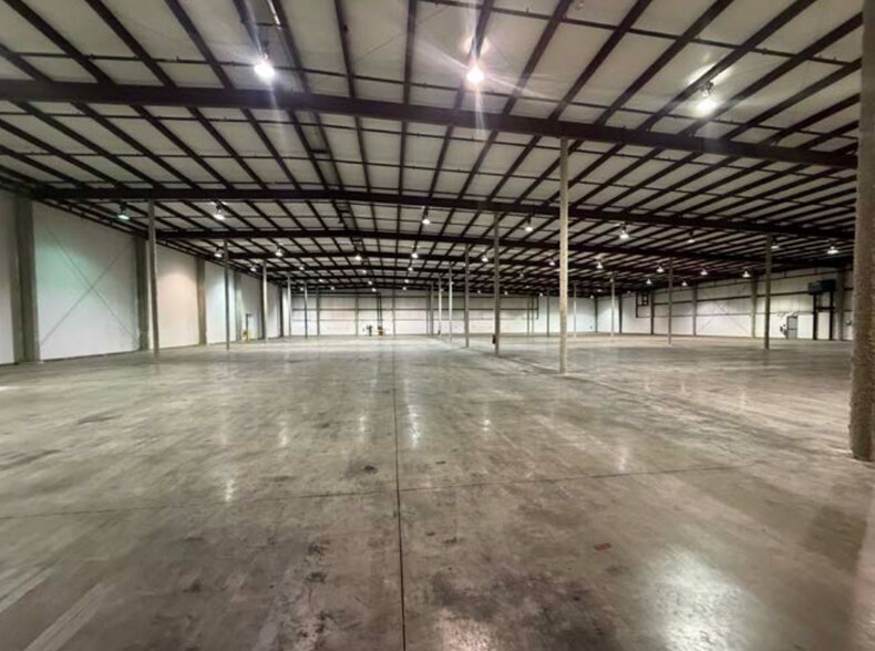 More Photos Of 200 Northpointe Dr, Fairfield Warehouse For Lease