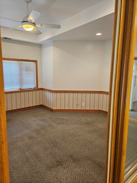 More Photos Of 6400 W College Dr, Palos Heights Medical For Lease