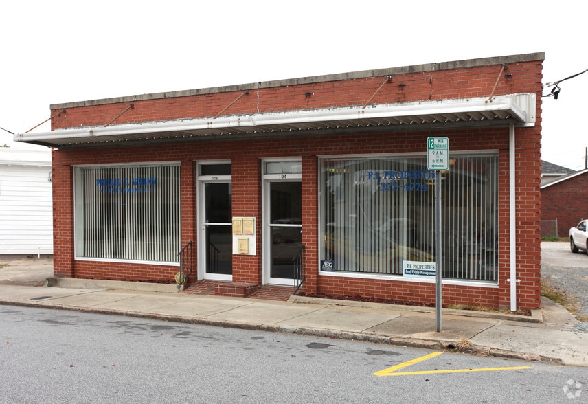 More Photos Of 104-106 Paisley St, Greensboro Office For Lease