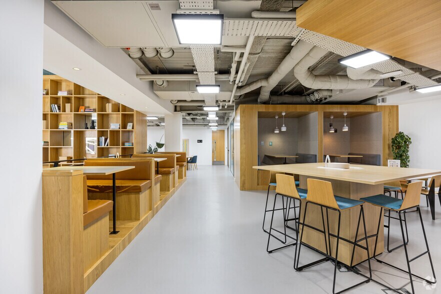 More Photos Of 35 New Broad St, London Coworking Space