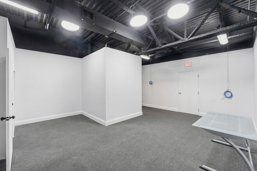 More Photos Of 1039-1039 NW 31st Ave, Pompano Beach Manufacturing For Lease