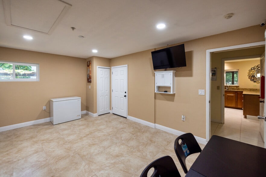 More Photos Of 7128 Wrenwood Cir, Tampa Rehabilitation Center For Sale