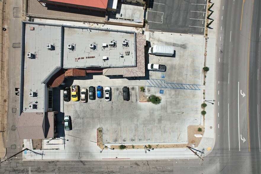 More Photos Of 15517 Village Dr, Victorville Storefront Retail Office For Lease
