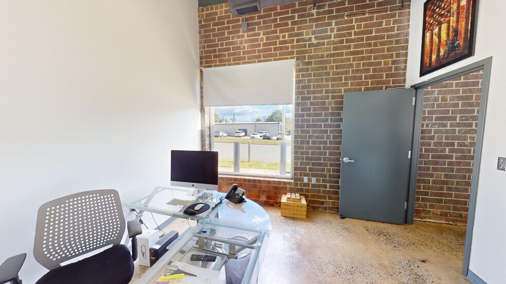 More Photos Of 10501 Monroe Rd, Matthews Storefront For Sale