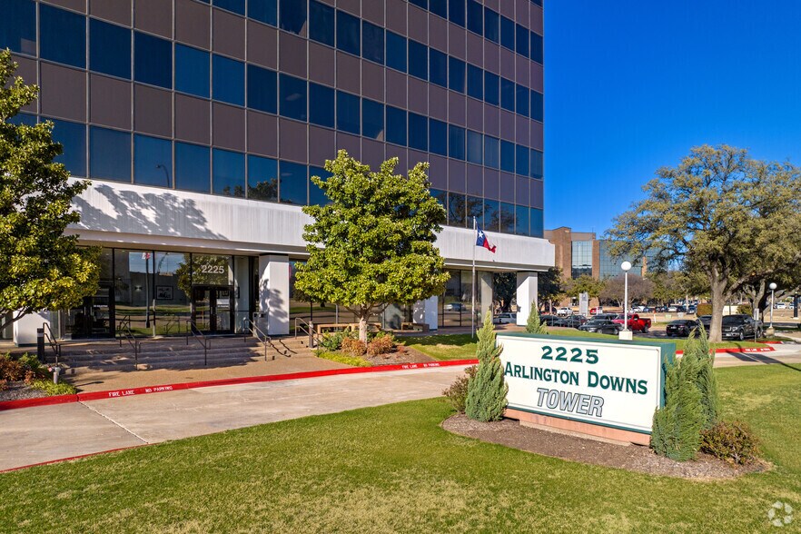More Photos Of 2225 E Randol Mill Rd, Arlington Office For Lease
