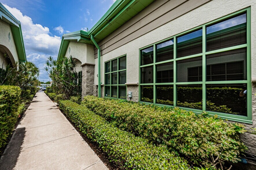 More Photos Of 3937 Tampa Rd, Oldsmar Medical For Lease