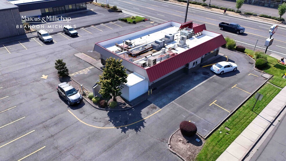More Photos Of 398 Lancaster Dr NE, Salem Fast Food For Sale