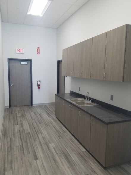 More Photos Of 5002 Business Park Dr, Rosenberg Unknown For Lease