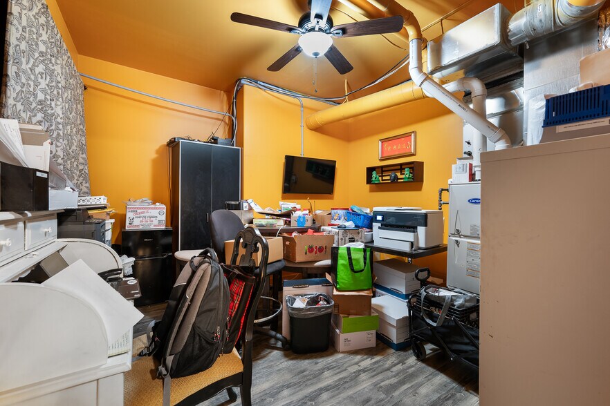 More Photos Of 52 4th St, Granby Restaurant For Sale