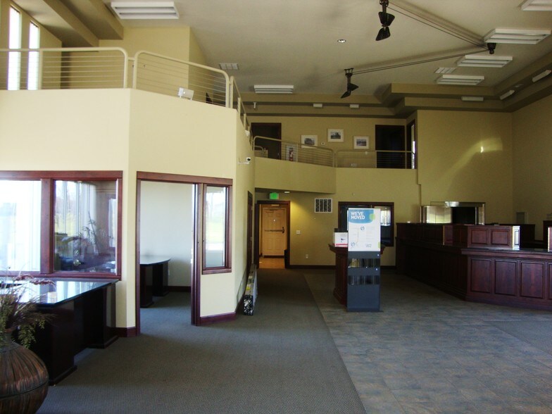 More Photos Of 1715 Pole Line Rd E, Twin Falls Bank For Sale