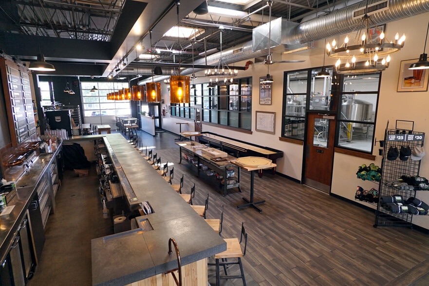 More Photos Of 520 7th St, Buffalo Specialty For Lease