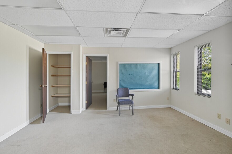 More Photos Of 9309-9319 Cincinnati-Columbus Rd, West Chester Office For Lease