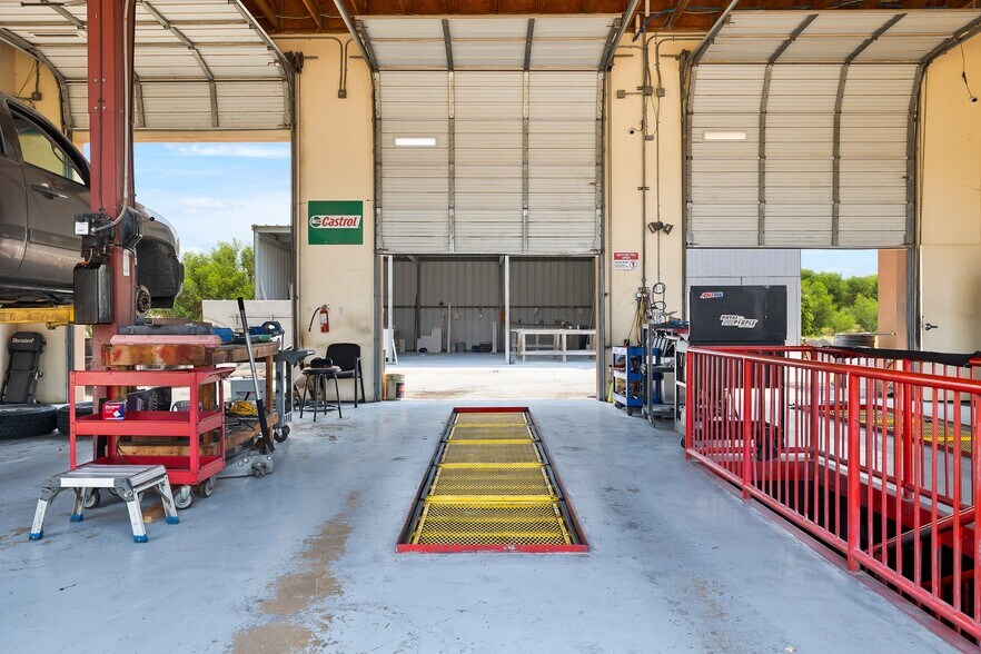 More Photos Of 5700 N Ware Rd, McAllen Auto Repair For Sale
