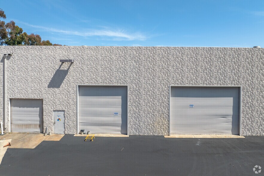 More Photos Of 980 Rancheros Dr, San Marcos Warehouse For Lease