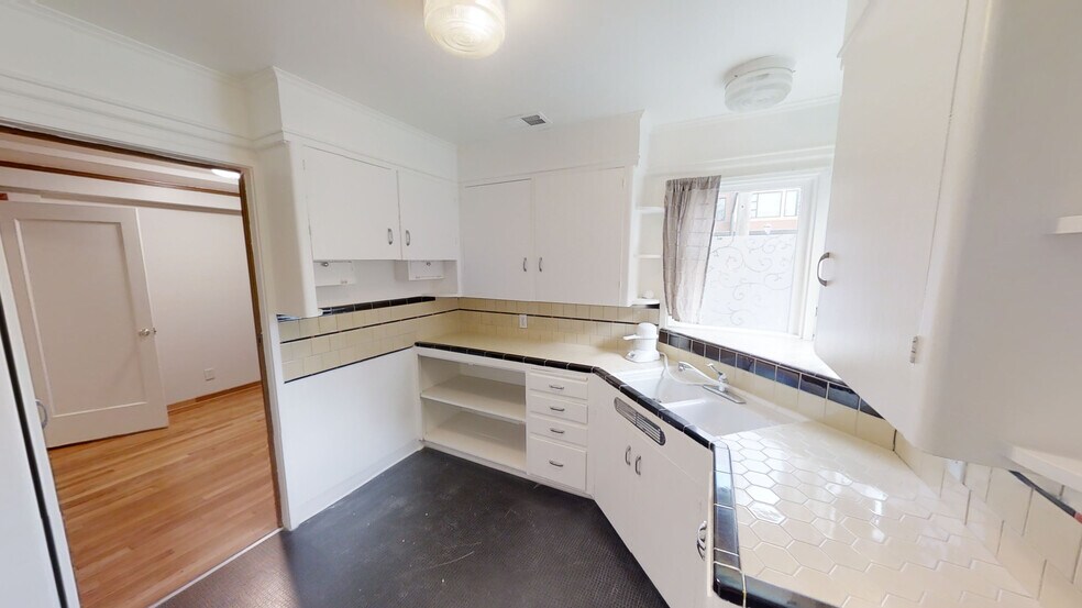 More Photos Of 1603-1611 NE 16th Ave, Portland Office For Lease