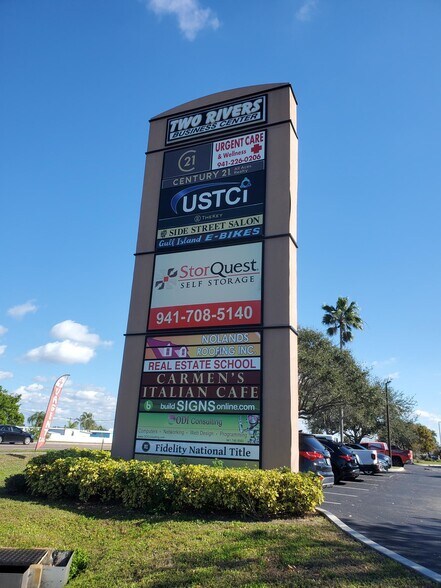 More Photos Of 2840 Manatee Ave E, Bradenton Showroom For Sale
