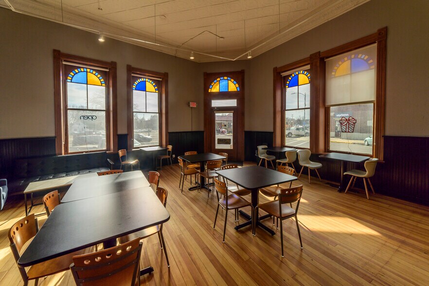 More Photos Of 115 NW 3rd St, Abilene Office Residential For Sale