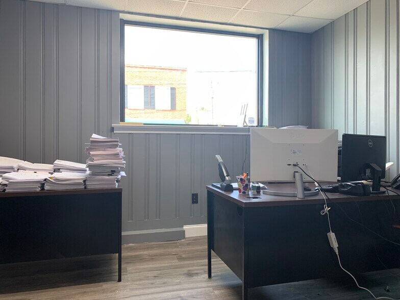 More Photos Of 109 W Atlantic St, South Hill Storefront Retail Office For Sale