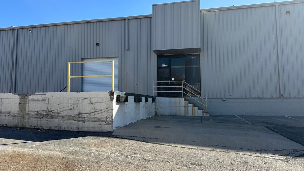 More Photos Of 1345 Geronimo Dr, El Paso Distribution For Sale