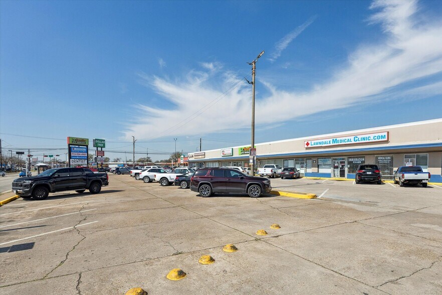 More Photos Of 7105 Lawndale St, Houston General Retail For Lease