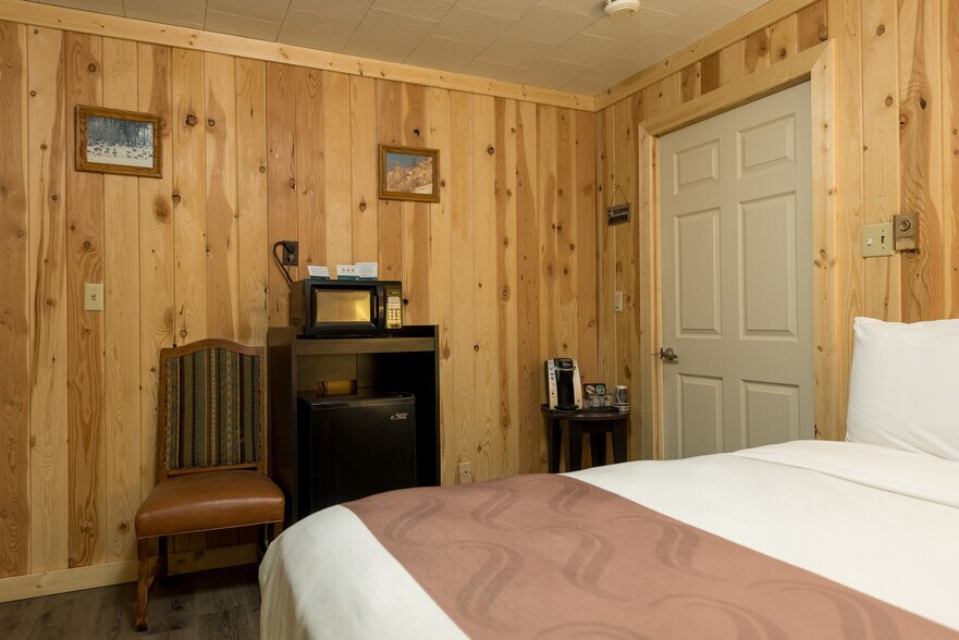More Photos Of 30362 US Highway 160, South Fork Hotel For Sale